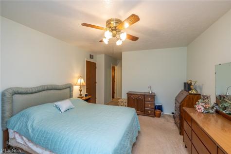 4812 Spruce Pine Way North Ridgeville OH 44039