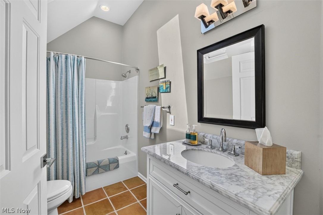 276 Tinkers Trail Aurora OH 44202