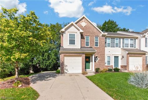 1506 Wellingshire Circle Cuyahoga Falls OH 44221