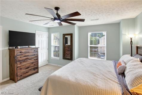 1506 Wellingshire Circle Cuyahoga Falls OH 44221