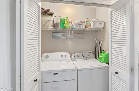 1506 Wellingshire Circle Cuyahoga Falls OH 44221
