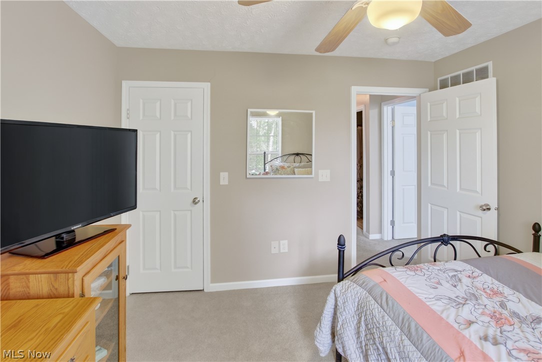 1506 Wellingshire Circle Cuyahoga Falls OH 44221