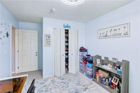 1506 Wellingshire Circle Cuyahoga Falls OH 44221