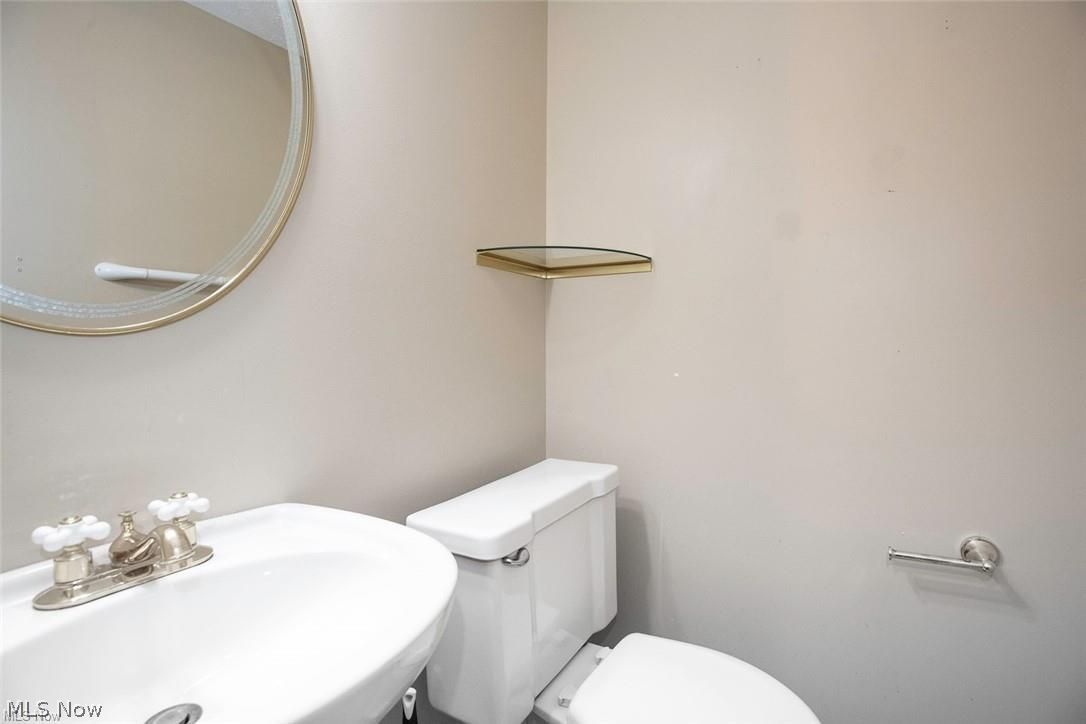 13662 Oakbrook Drive North Royalton OH 44133
