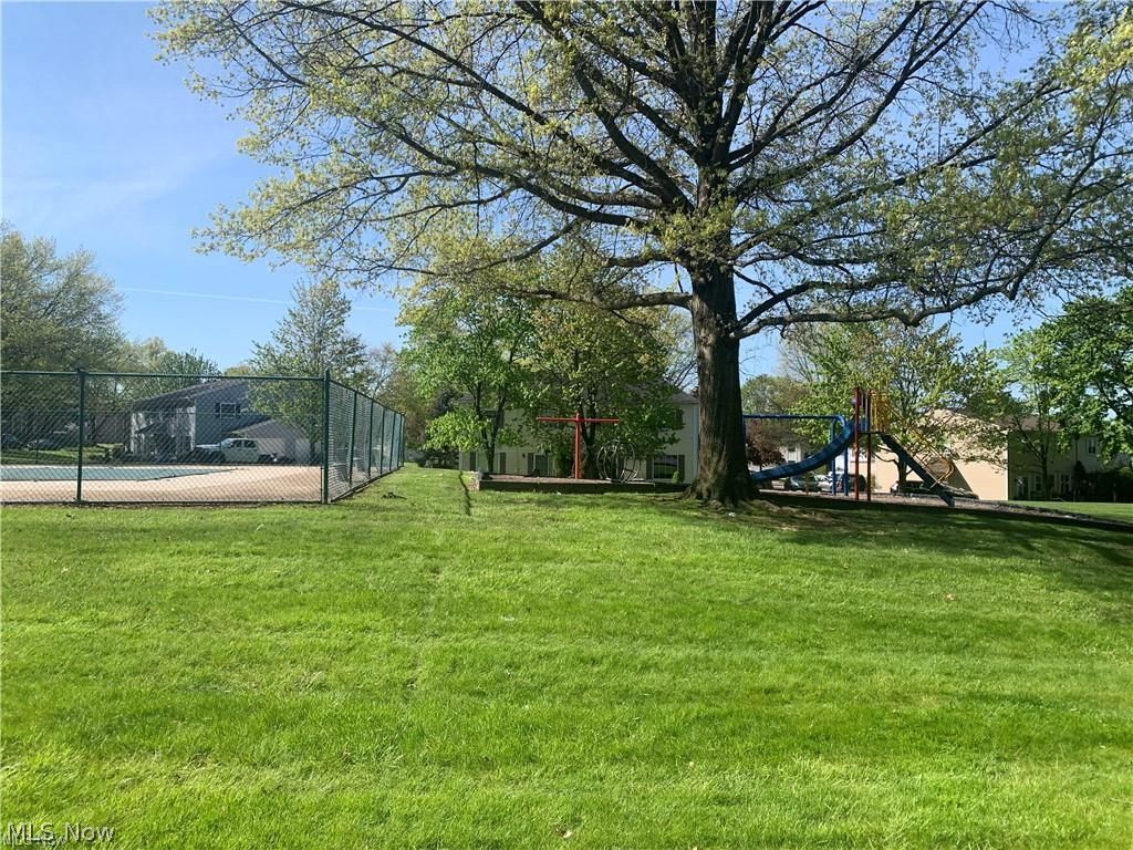 13662 Oakbrook Drive North Royalton OH 44133
