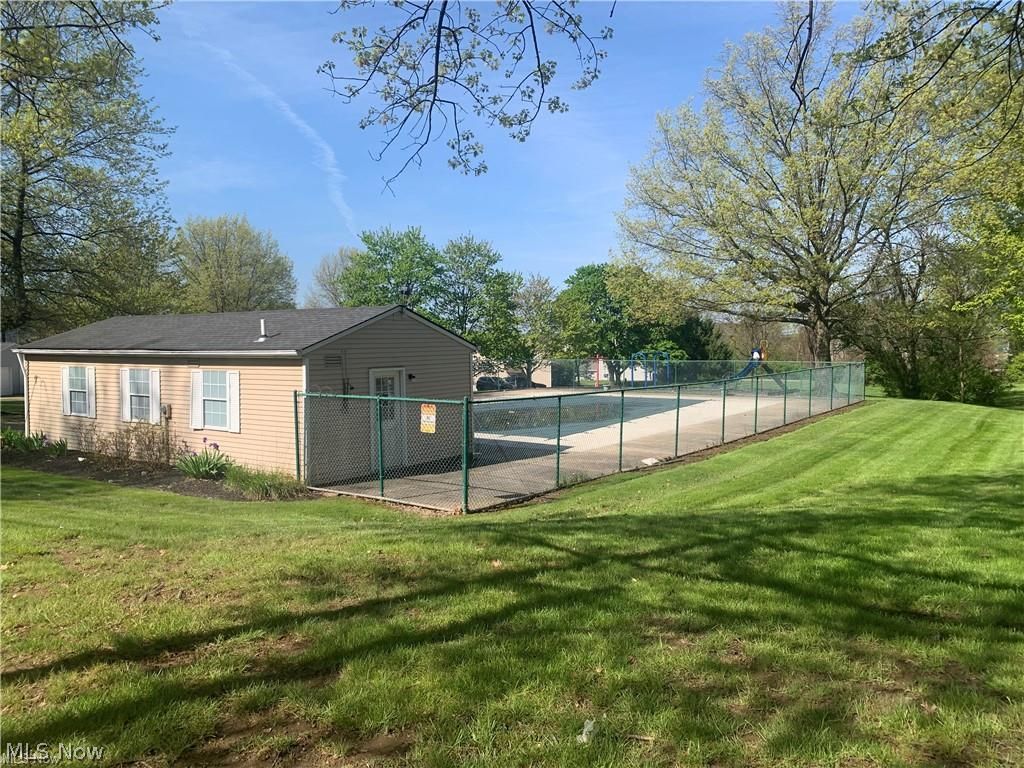 13662 Oakbrook Drive North Royalton OH 44133