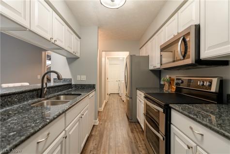 1855 Hamden Lane Stow OH 44224