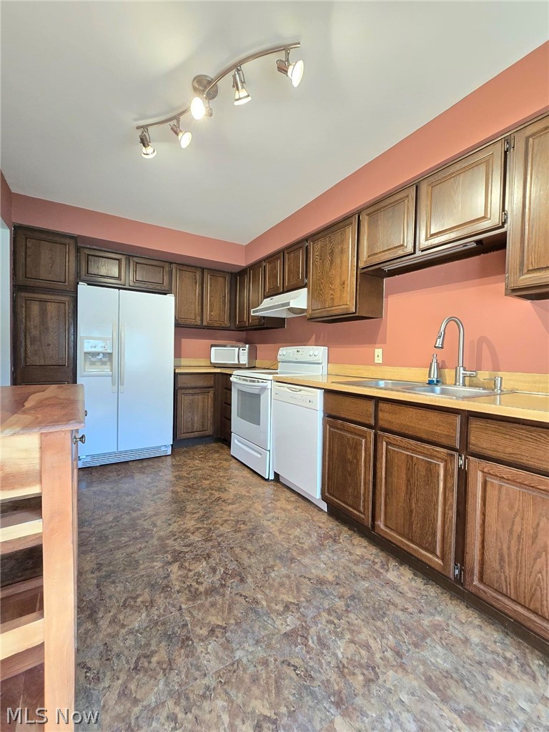 12500 Edgewater Drive Lakewood OH 44107