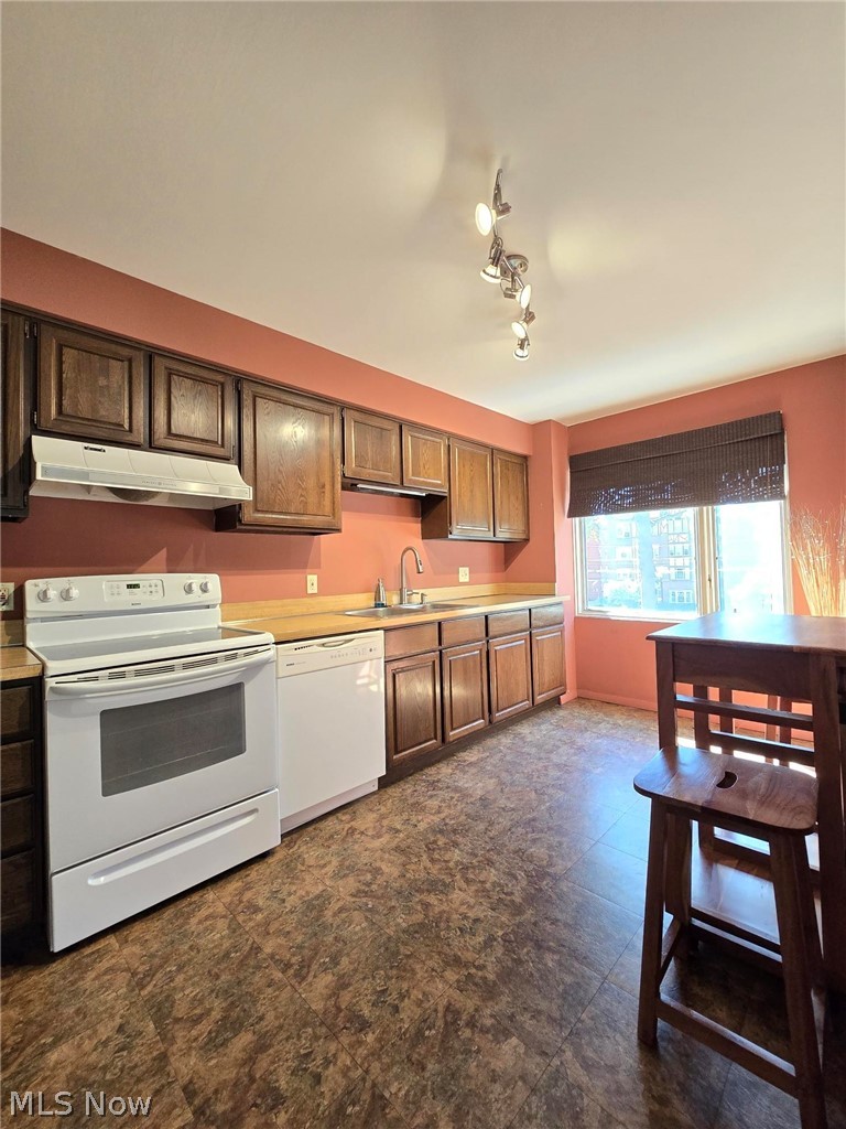 12500 Edgewater Drive Lakewood OH 44107
