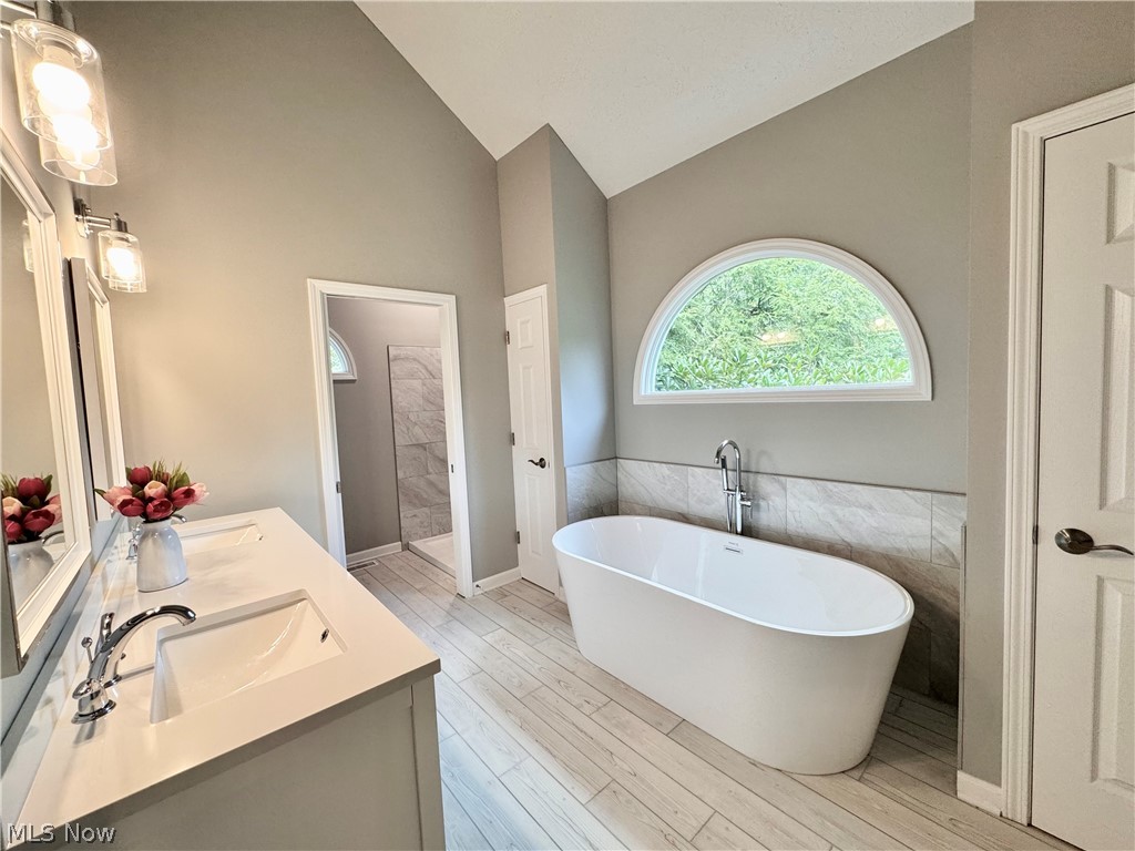 502 Dogwood Lane Auburn OH 44023