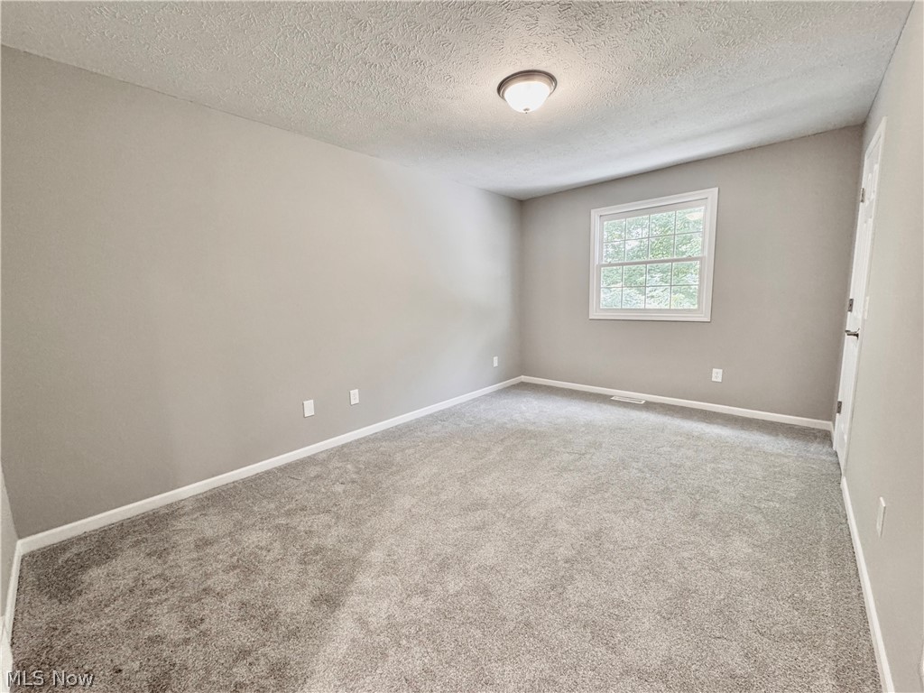 502 Dogwood Lane Auburn OH 44023