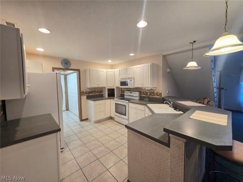 1425 Laurenbrook Lane NE Massillon OH 44646
