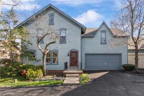 41 Hudson Common Drive Hudson OH 44236