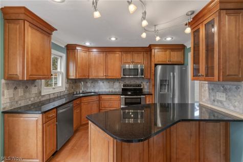 41 Hudson Common Drive Hudson OH 44236