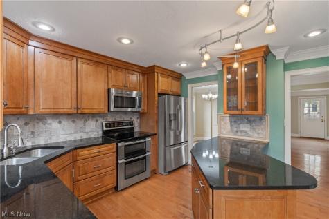 41 Hudson Common Drive Hudson OH 44236