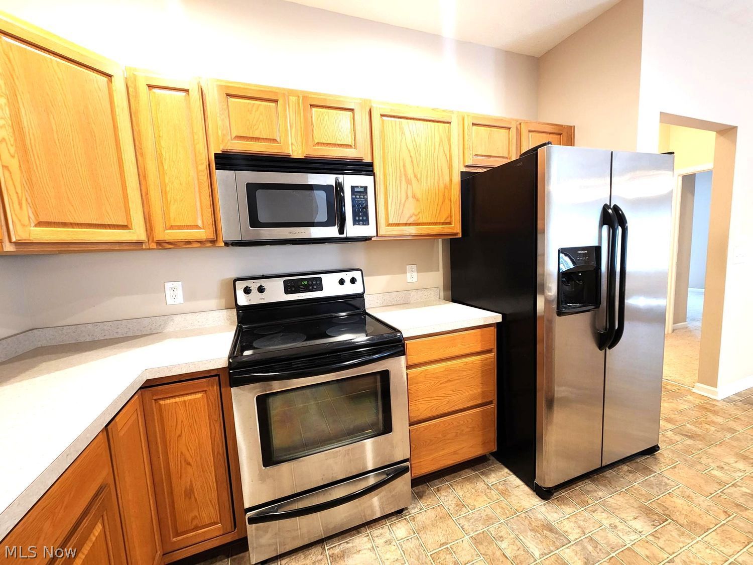 139 Richmond Court Elyria OH 44035