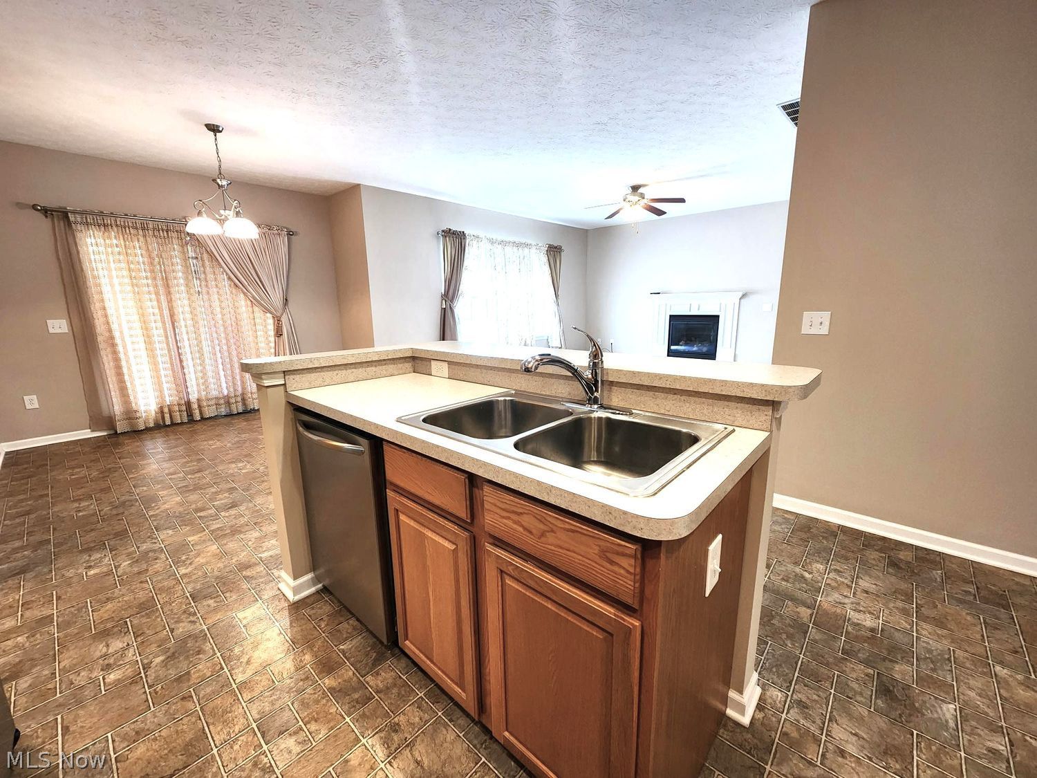 139 Richmond Court Elyria OH 44035