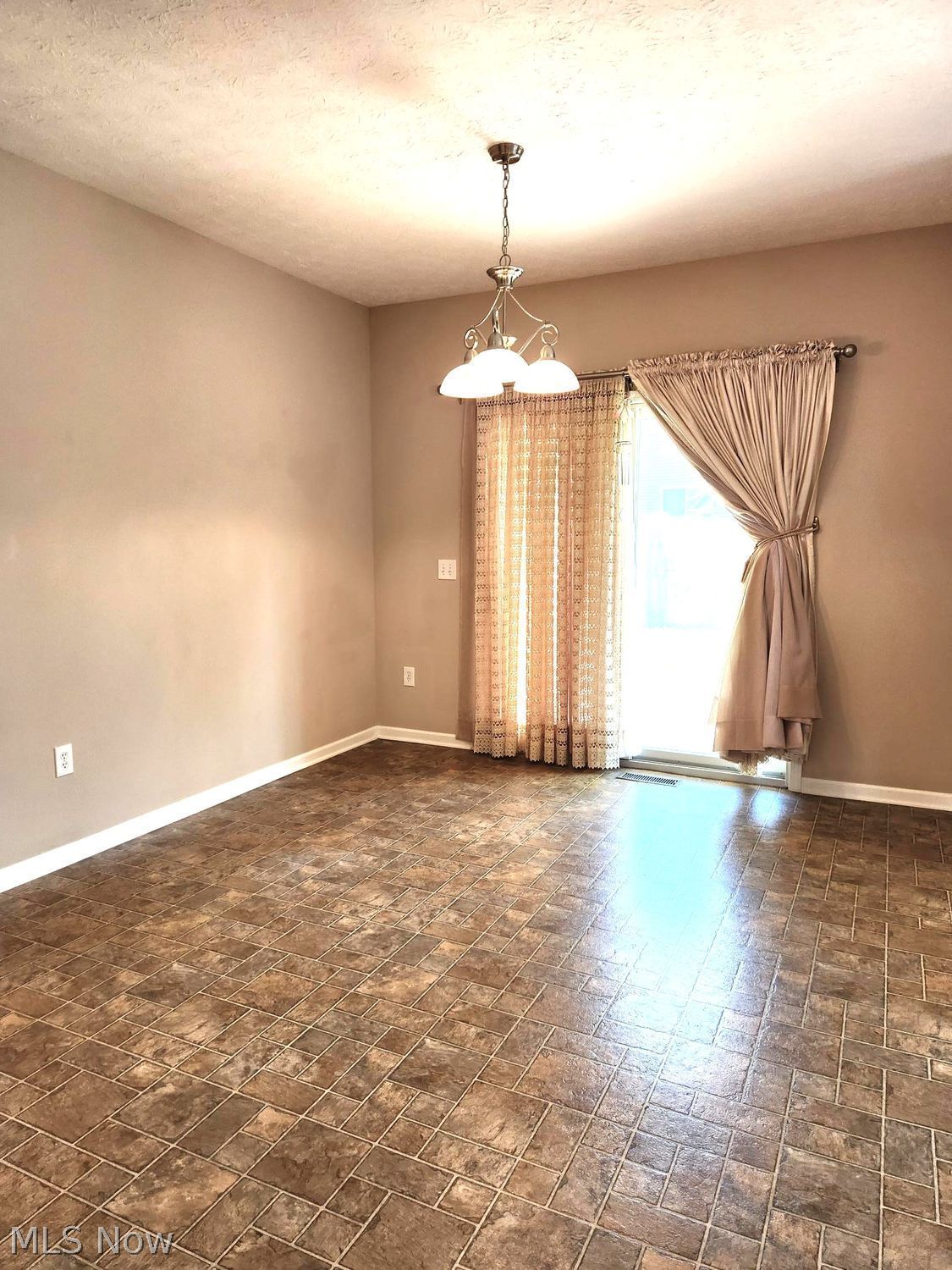 139 Richmond Court Elyria OH 44035