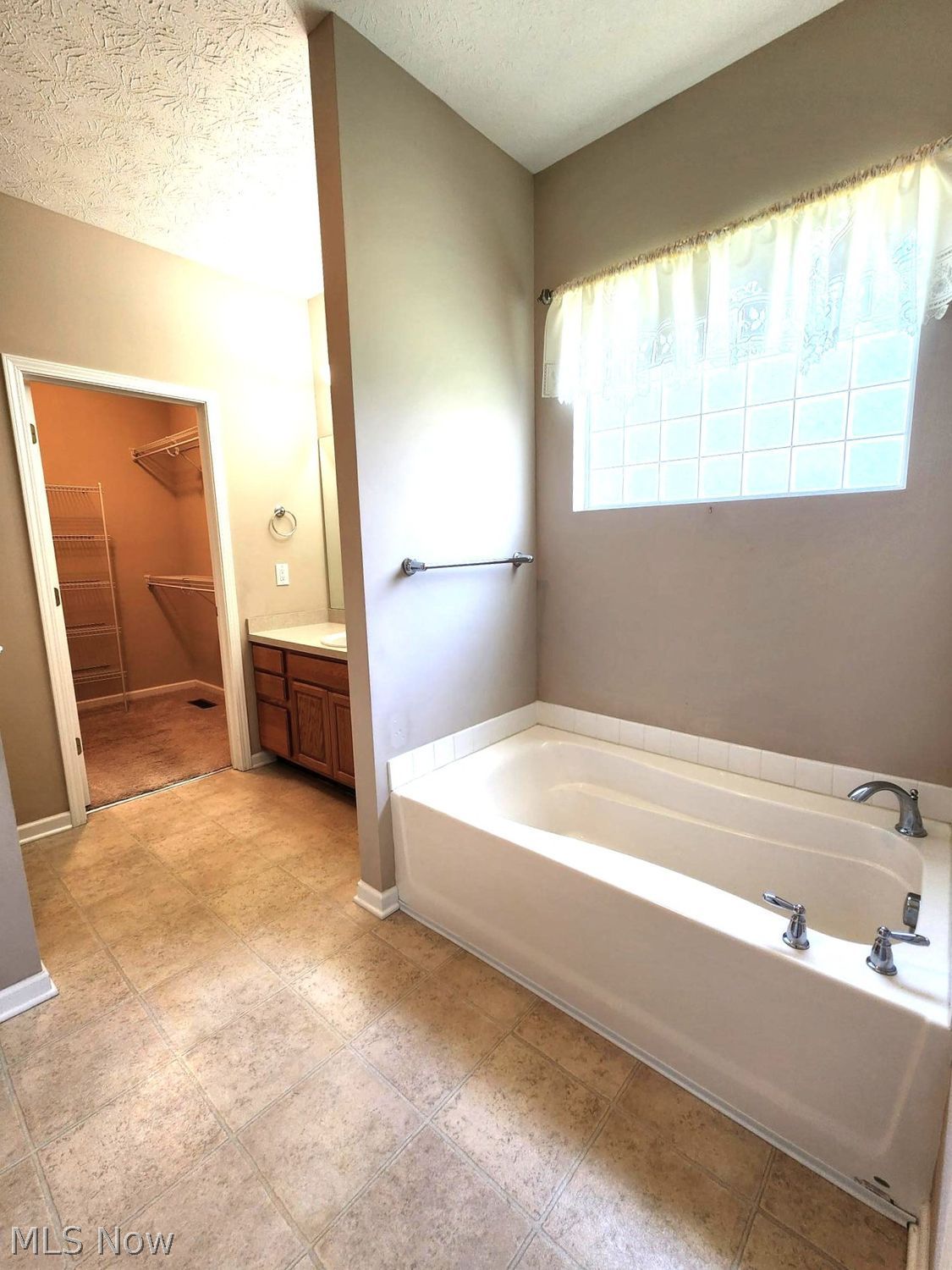 139 Richmond Court Elyria OH 44035
