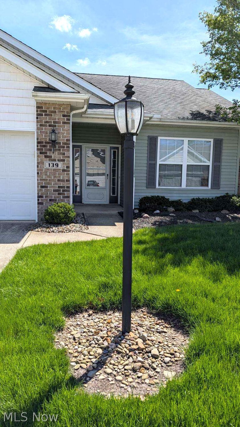 139 Richmond Court Elyria OH 44035