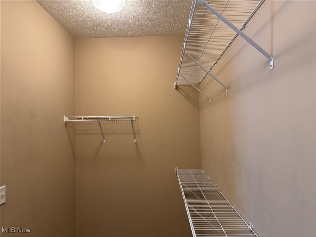 128 Richmond Court Elyria OH 44035