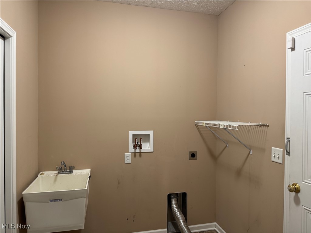 128 Richmond Court Elyria OH 44035