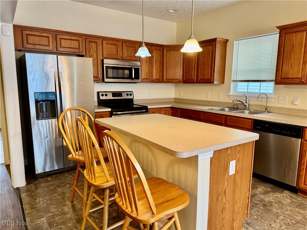 128 Richmond Court Elyria OH 44035