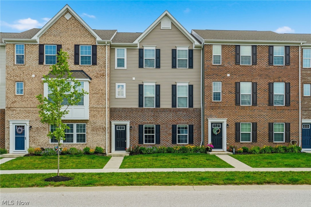 1666 N Eckert Lane Akron OH 44313