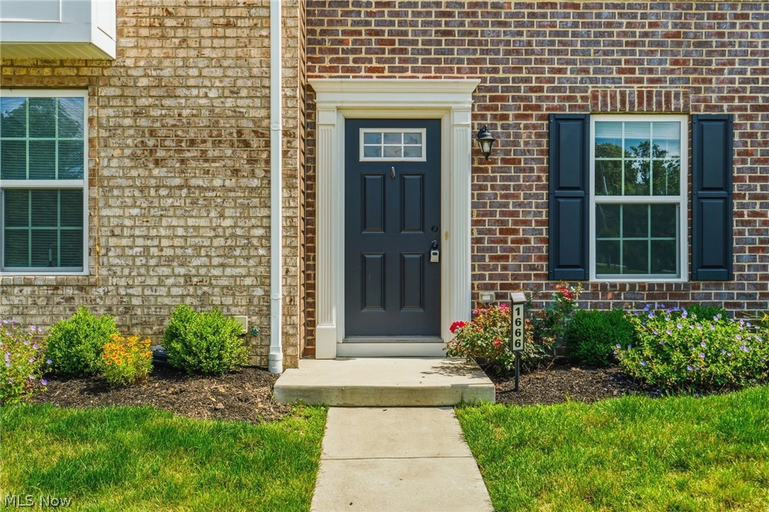 1666 N Eckert Lane Akron OH 44313