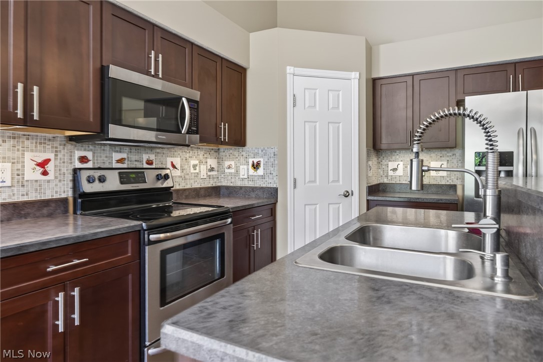 312 Lake Breeze Cove Eastlake OH 44095