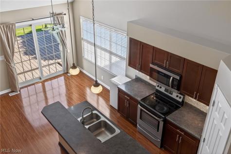 312 Lake Breeze Cove Eastlake OH 44095