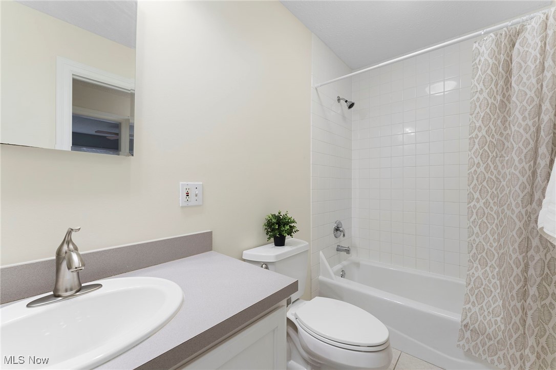 2013 W 58th Street Cleveland OH 44102