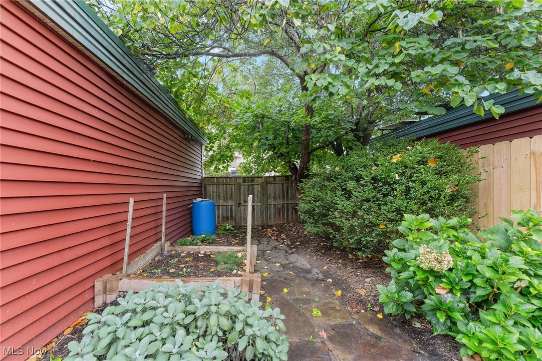 2013 W 58th Street Cleveland OH 44102