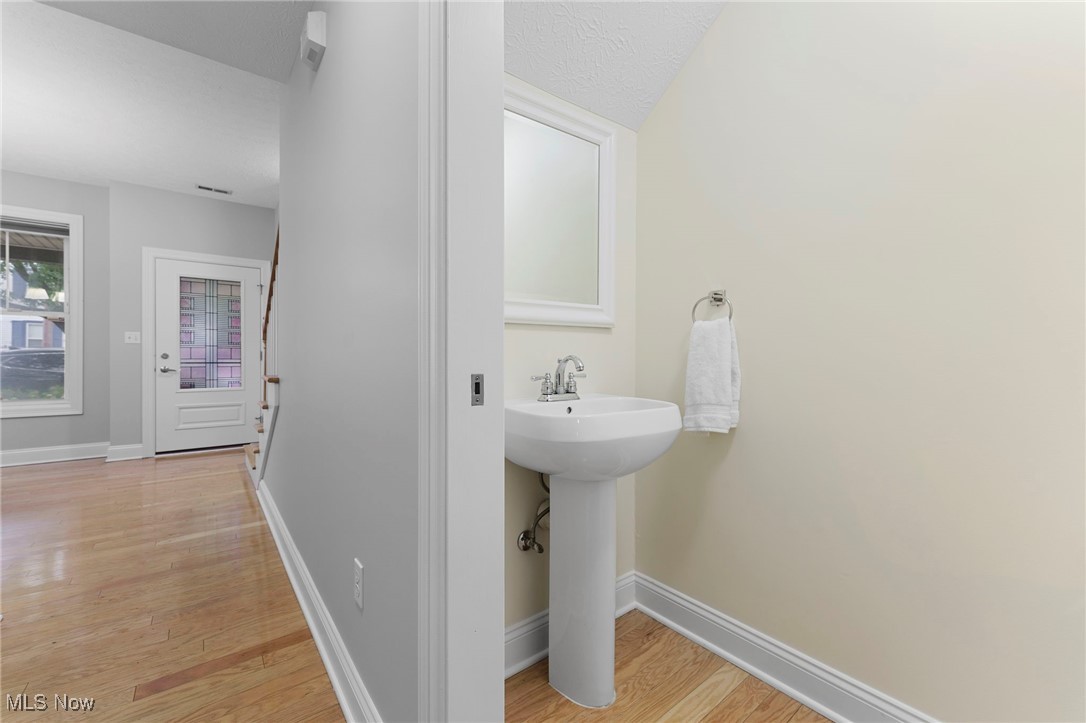 2013 W 58th Street Cleveland OH 44102