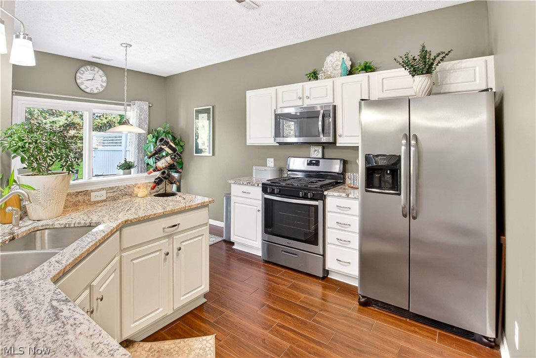 1557 N Yorkshire Drive Broadview Heights OH 44147