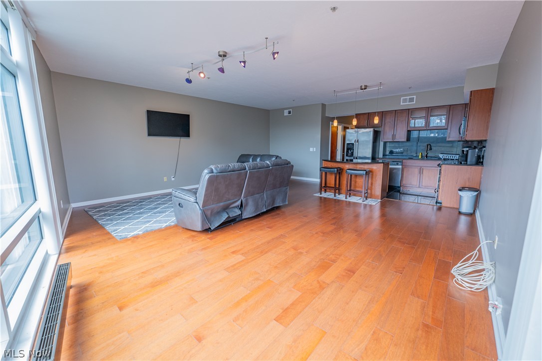 1237 Washington Avenue Cleveland OH 44113