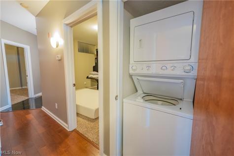 1237 Washington Avenue Cleveland OH 44113