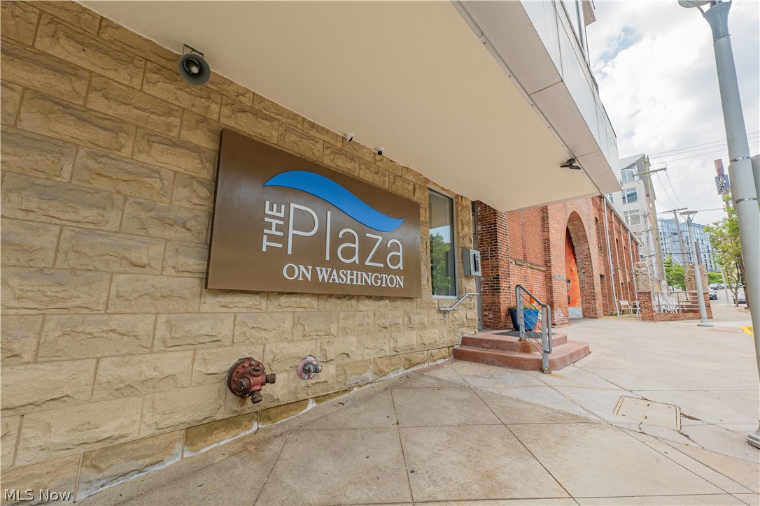 1237 Washington Avenue Cleveland OH 44113