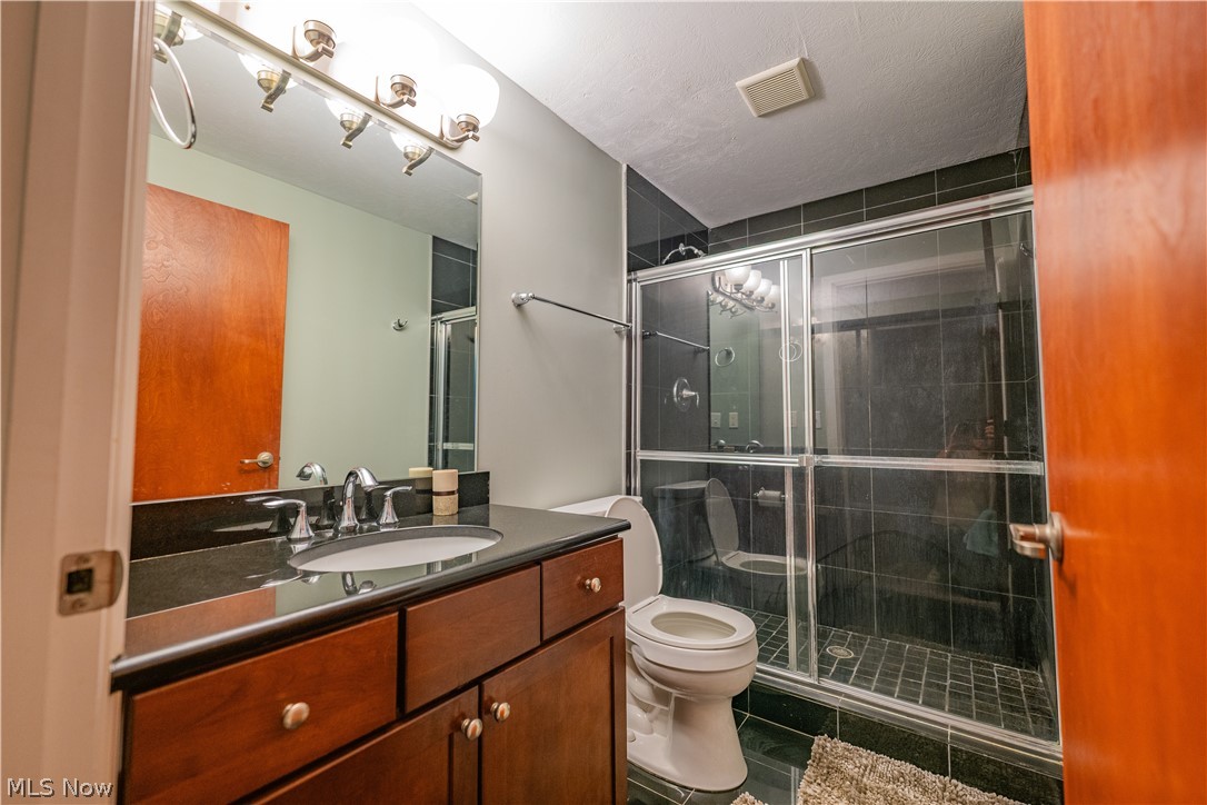 1237 Washington Avenue Cleveland OH 44113