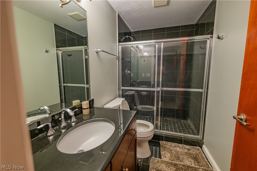 1237 Washington Avenue Cleveland OH 44113