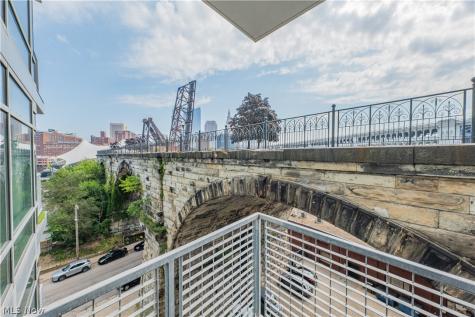 1237 Washington Avenue Cleveland OH 44113