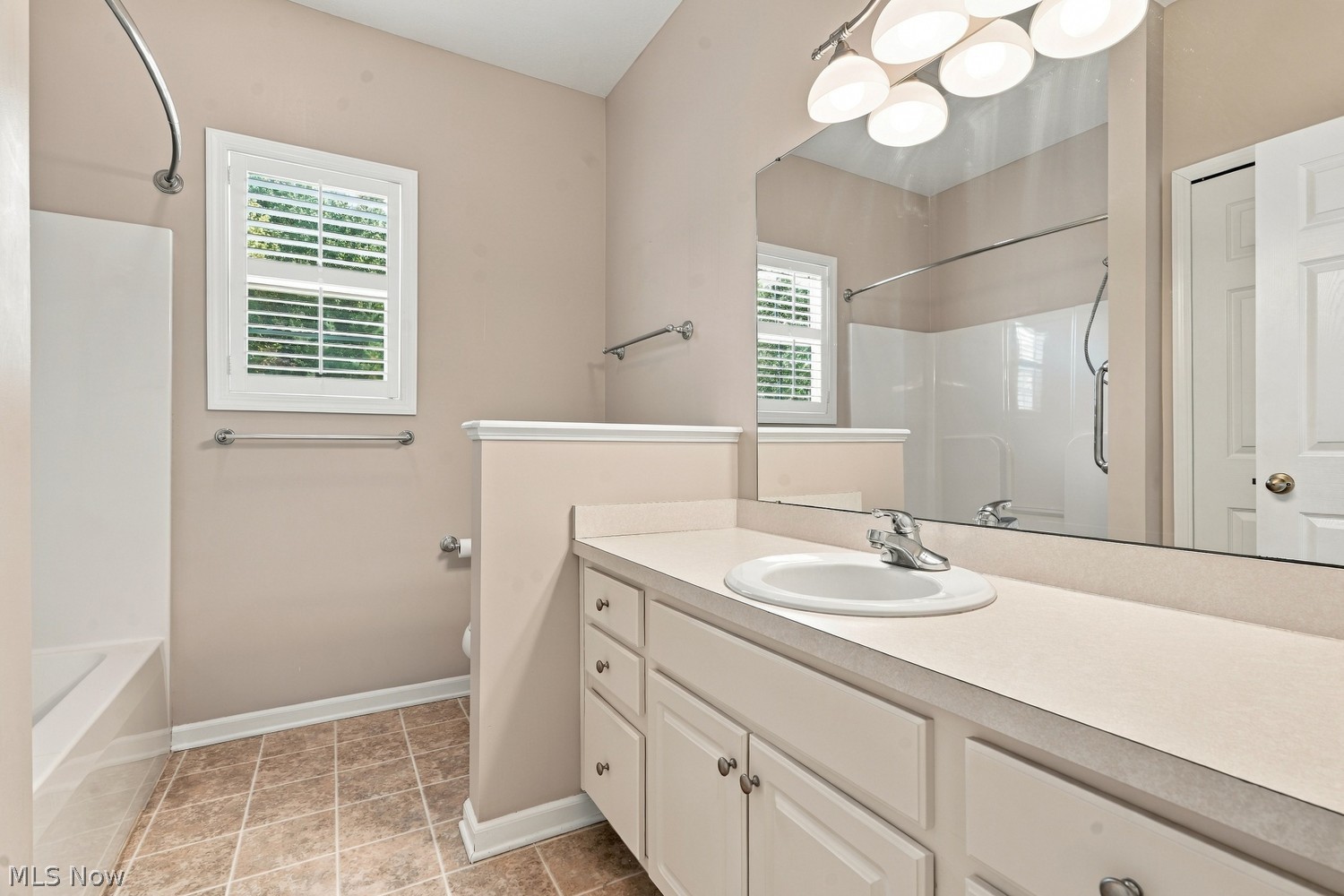 4252 Greenway Trail Street NW Massillon OH 44647