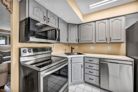 2598 Shakespeare Lane Avon OH 44011
