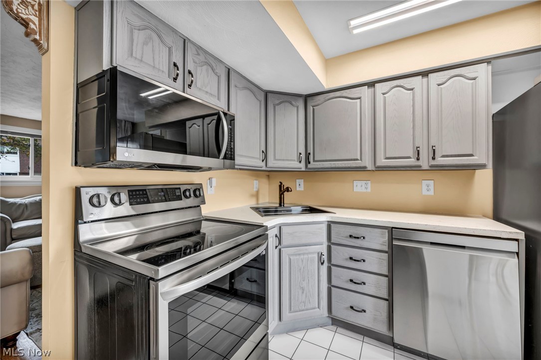 2598 Shakespeare Lane Avon OH 44011