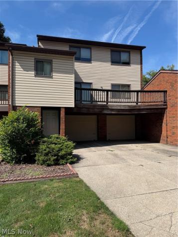 402 Rockys Run Road Akron OH 44319