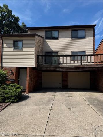 402 Rockys Run Road Akron OH 44319
