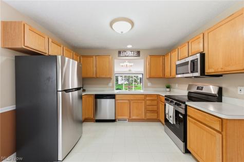 33817 Honeysuckle Lane North Ridgeville OH 44039