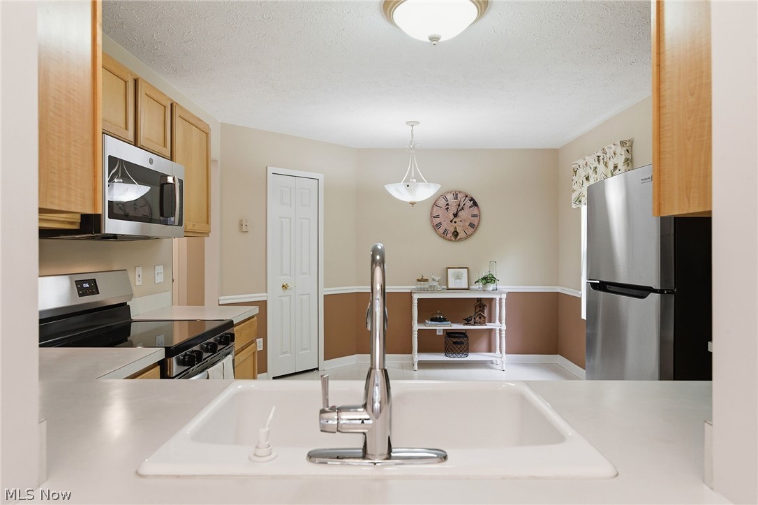 33817 Honeysuckle Lane North Ridgeville OH 44039