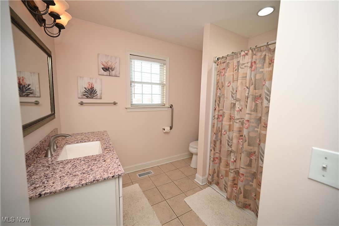 170 Sandy Court New Middletown OH 44442