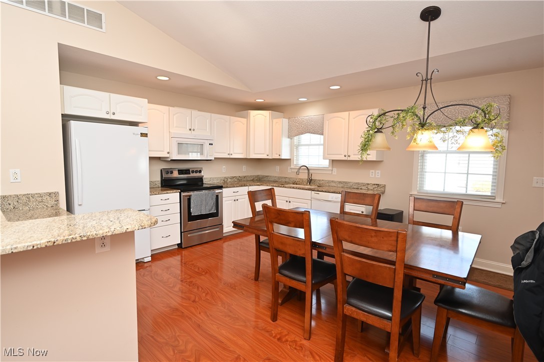 170 Sandy Court New Middletown OH 44442